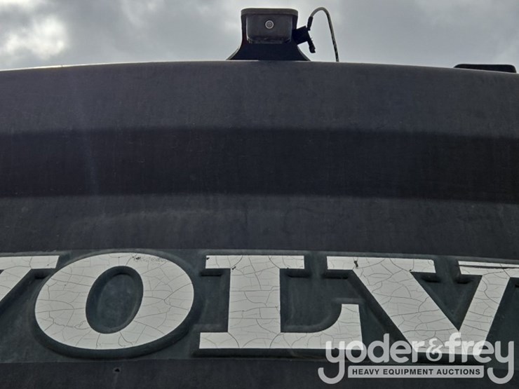 2015-volvo-ec350el-image-64