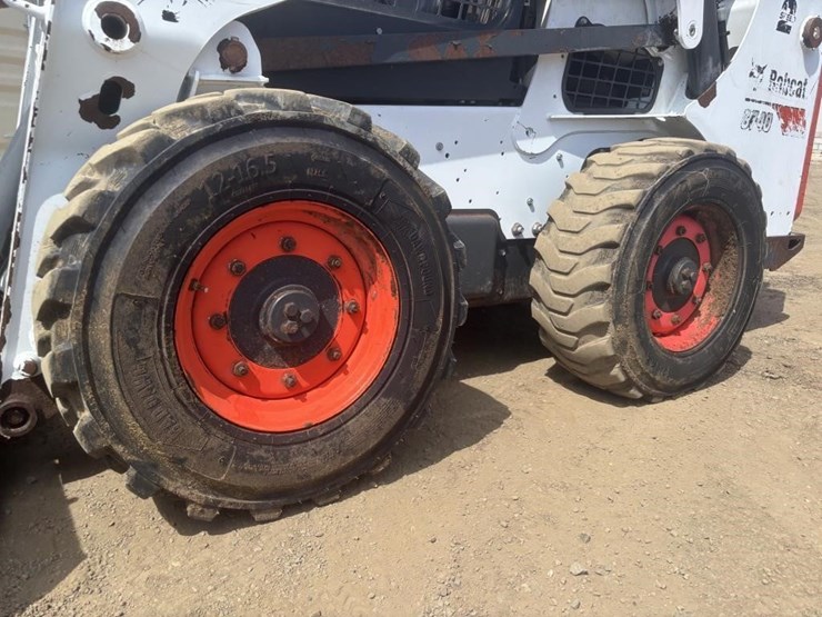 2017-bobcat-s740-image-16
