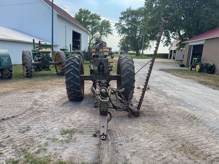john-deere-3010-image-4