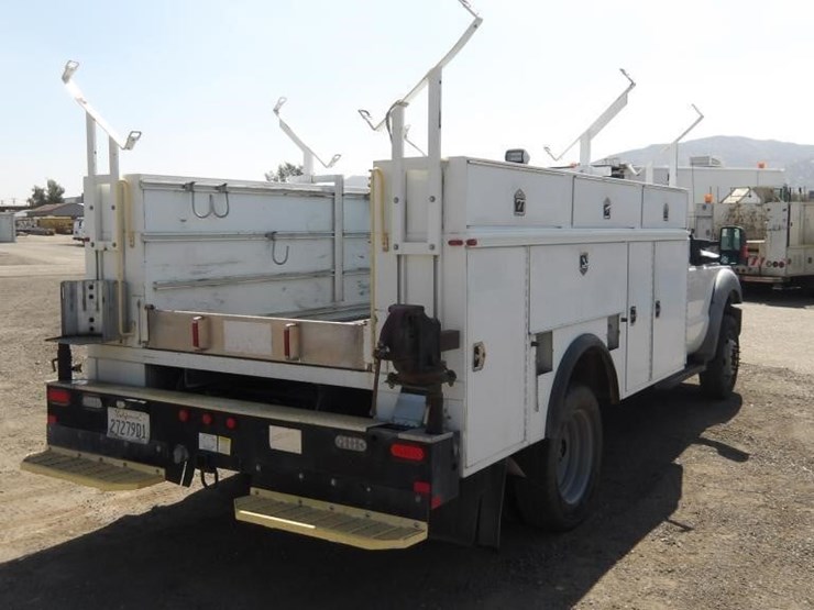 2011-ford-f550-image-3