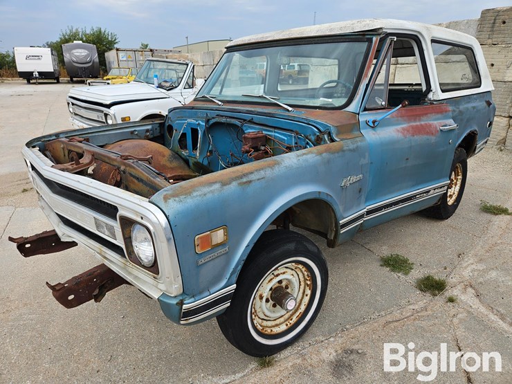 1970-chevrolet-k5-image-1