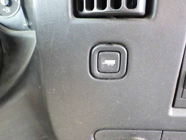 2016-utility-van-image-38