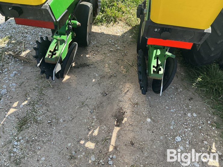 john-deere-1700-image-13