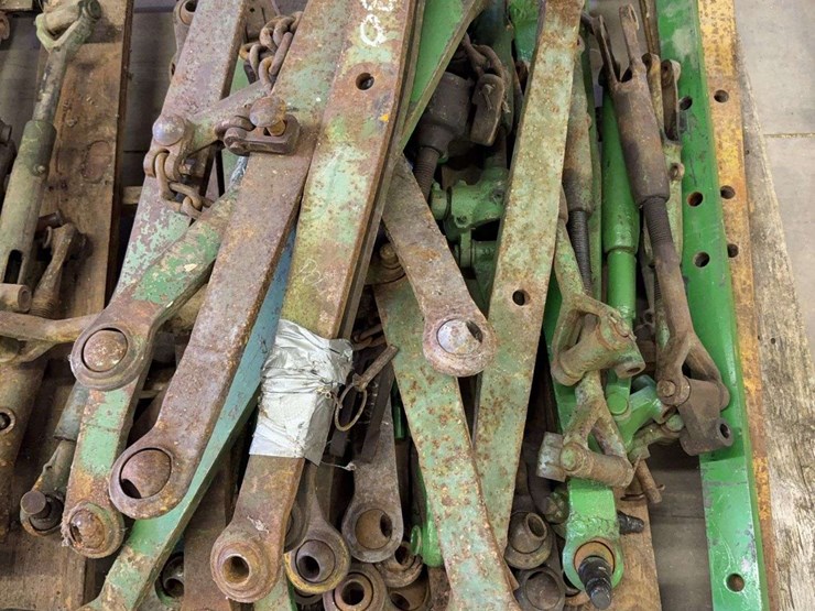 john-deere-dubuque-3-point-hitch-parts-image-3