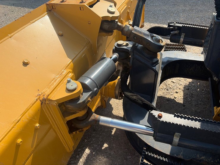 2021-deere-450k-image-6