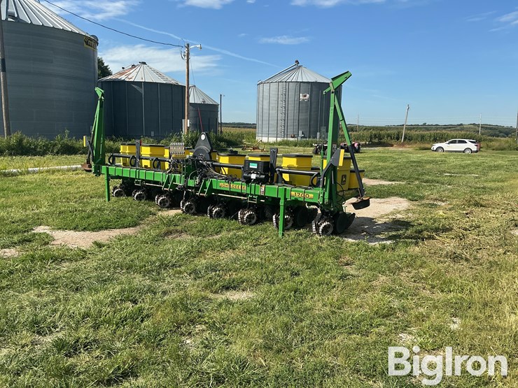 john-deere-1700-image-1