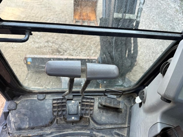 2015-deere-35g-image-19