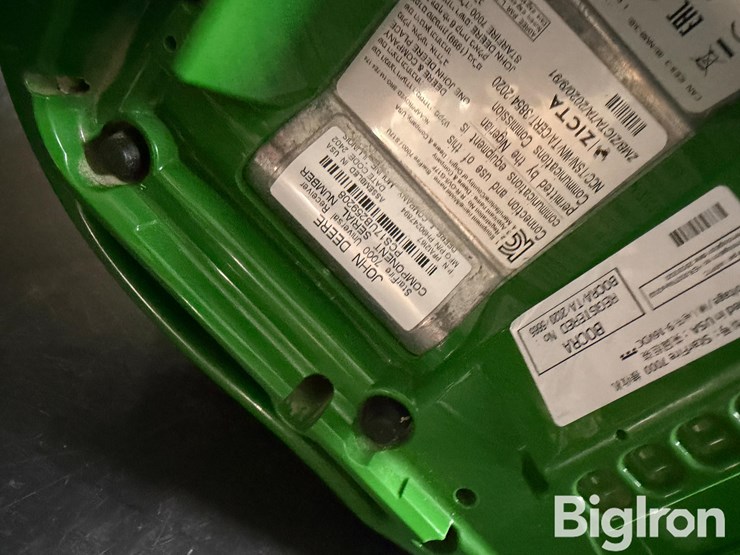 2024-john-deere-7000-image-12
