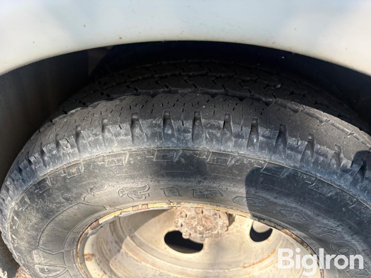 2010-ford-e450-image-19
