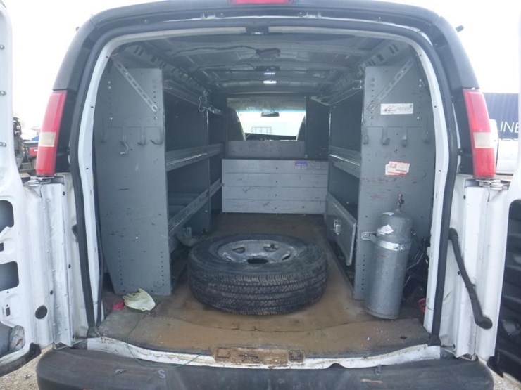 2015-chevrolet-express-2500-image-8