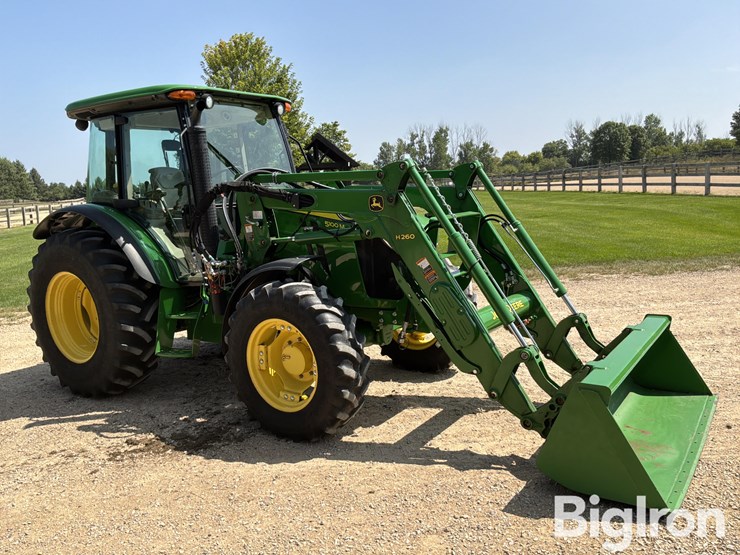 2016-john-deere-5100m-image-3