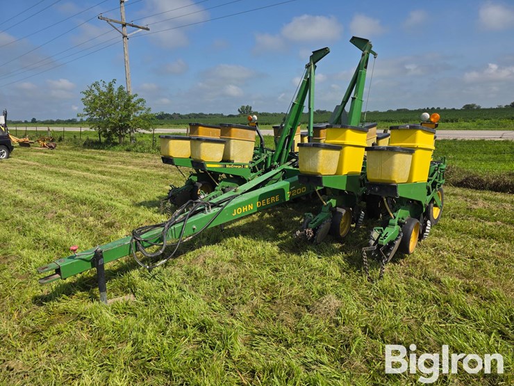john-deere-7200-image-1