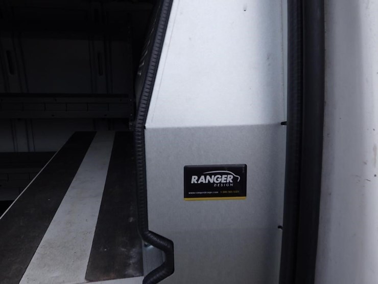 2016-utility-van-image-26