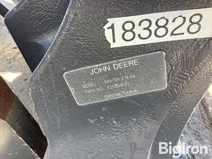 2012-deere-724k-image-11