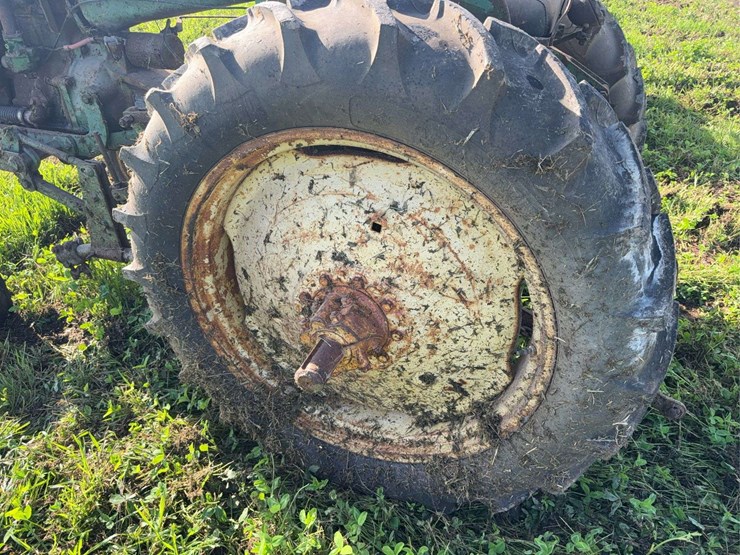 john-deere-320v-slant-steer-image-14