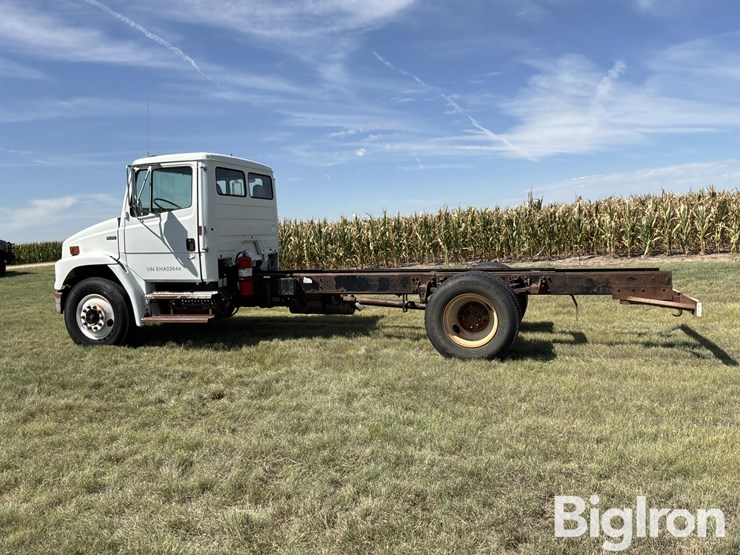 1999-freightliner-fl70-image-8