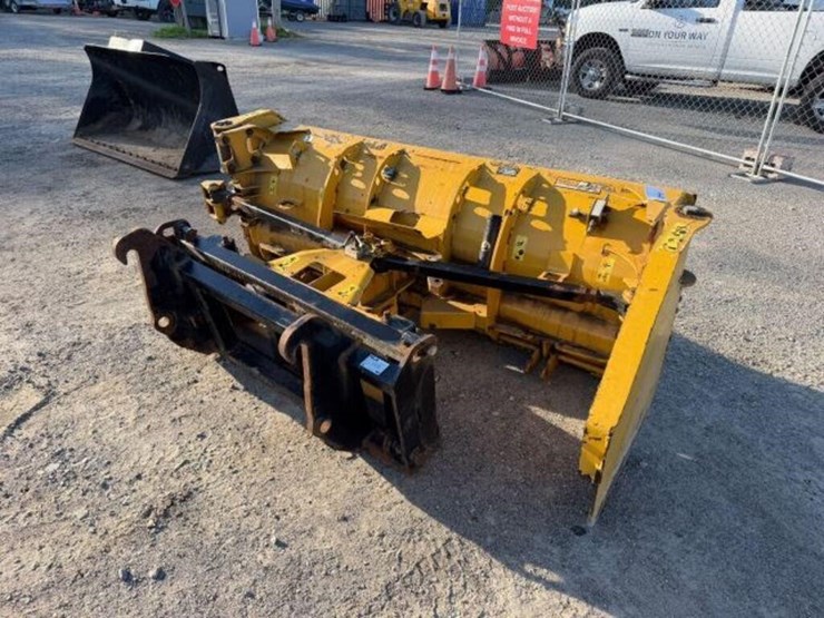 deere-244j-image-3