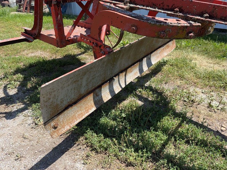 pull-type-road-grader-image-18