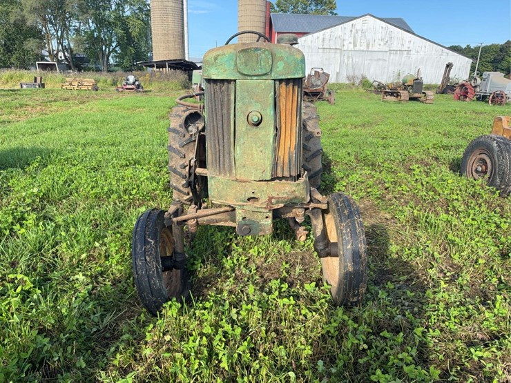 john-deere-330-image-2