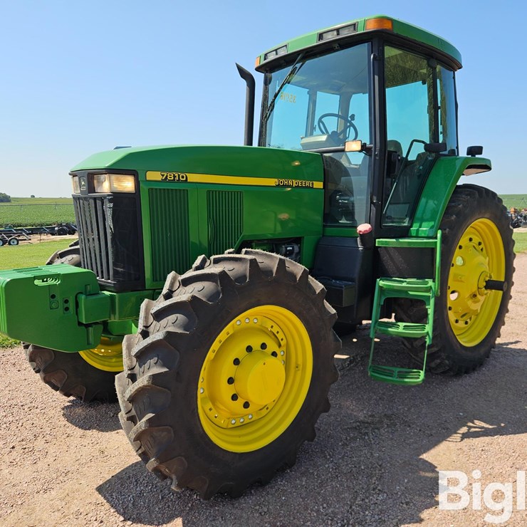 2001 JOHN DEERE 7810