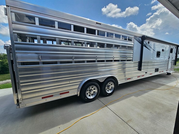 #21371-•-2021-lakota-charger-trailer-image-18