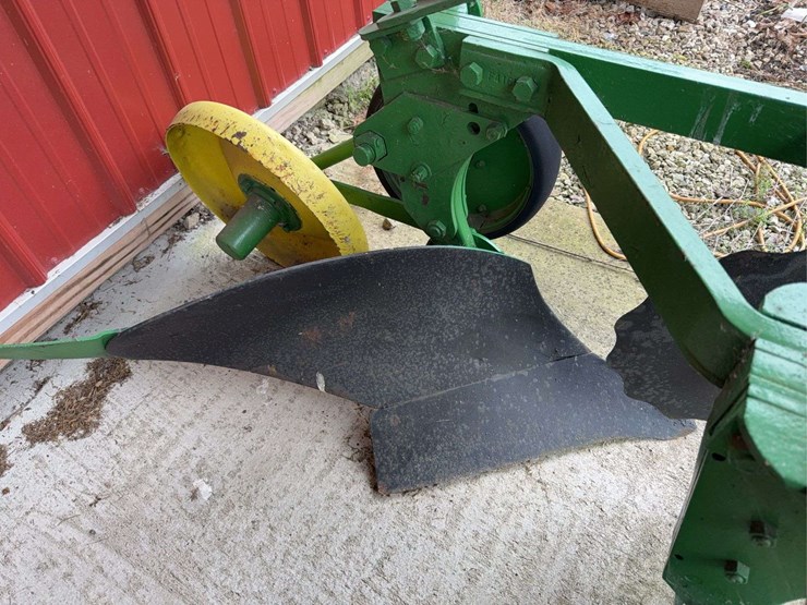 john-deere-200-image-5
