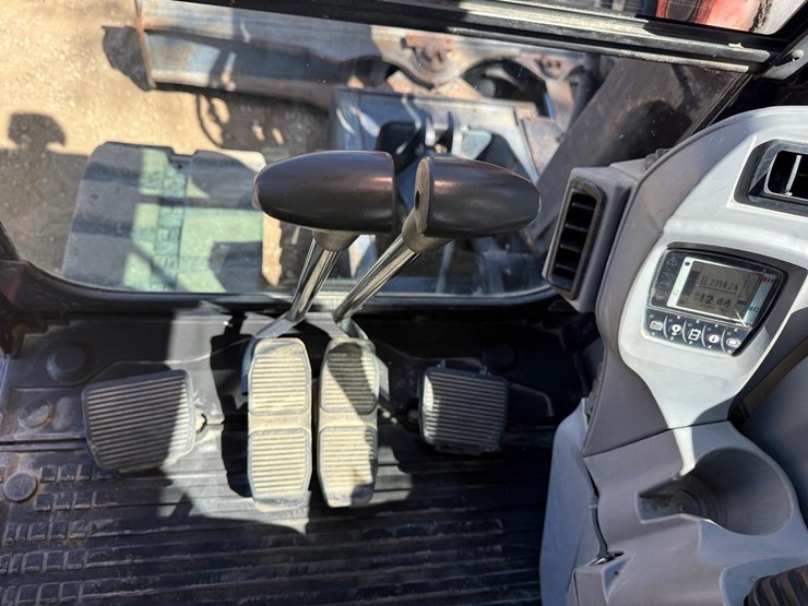 2014-kubota-kx080-4-image-18