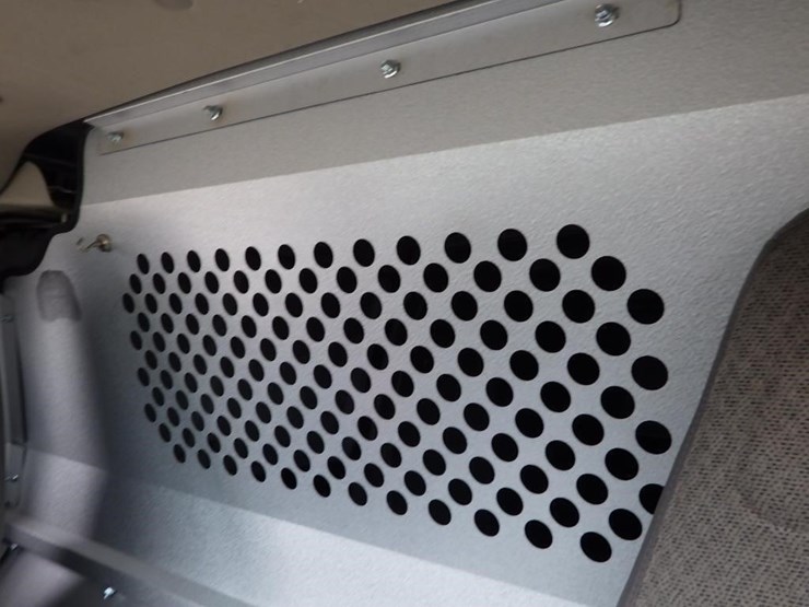 2016-utility-van-image-31