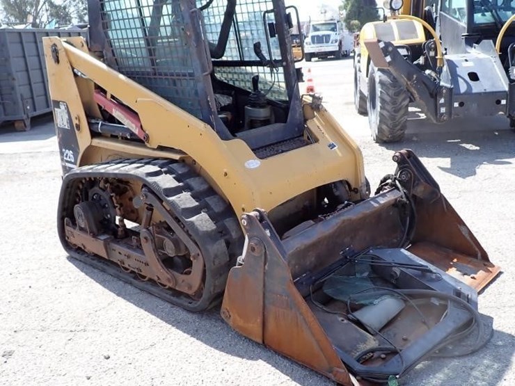2002-caterpillar-226-image-2
