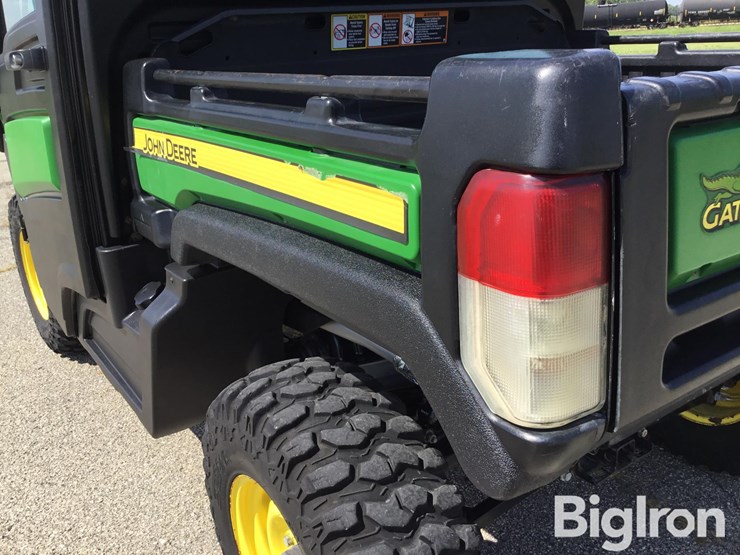 2019-john-deere-gator-image-16