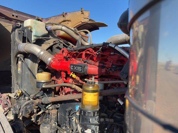 2022-peterbilt-389-image-24