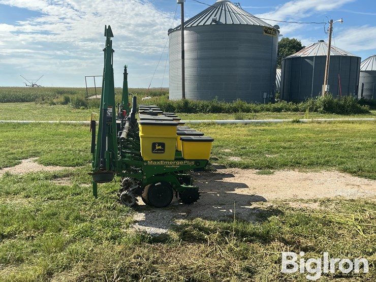 john-deere-1700-image-8