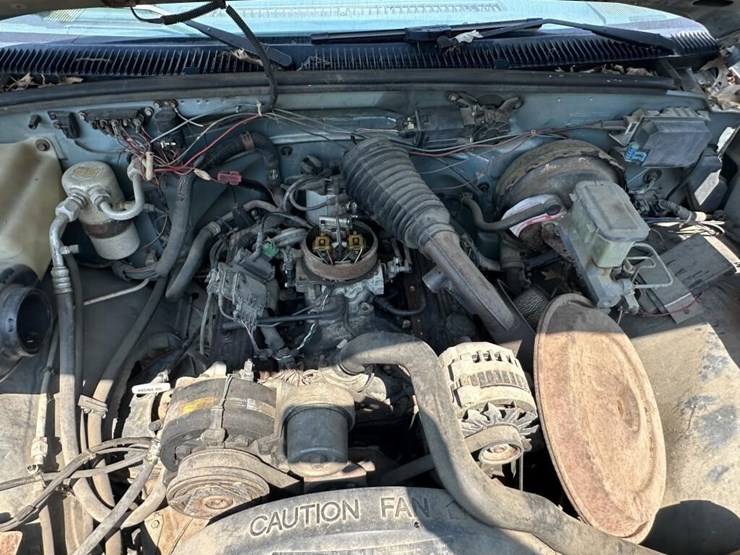1989-chevrolet-cheyenne-2500-image-15