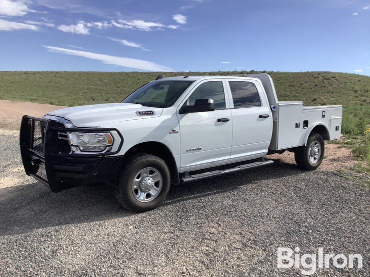 2022-dodge-3500-image-1