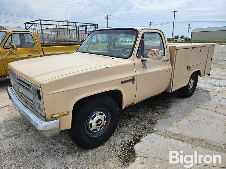 1986-chevrolet-c20-image-1