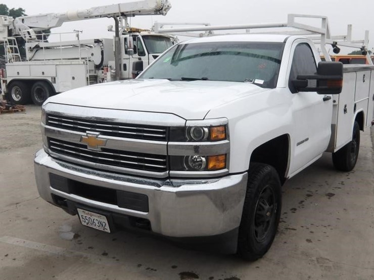 2018-chevrolet-silverado-2500-image-1