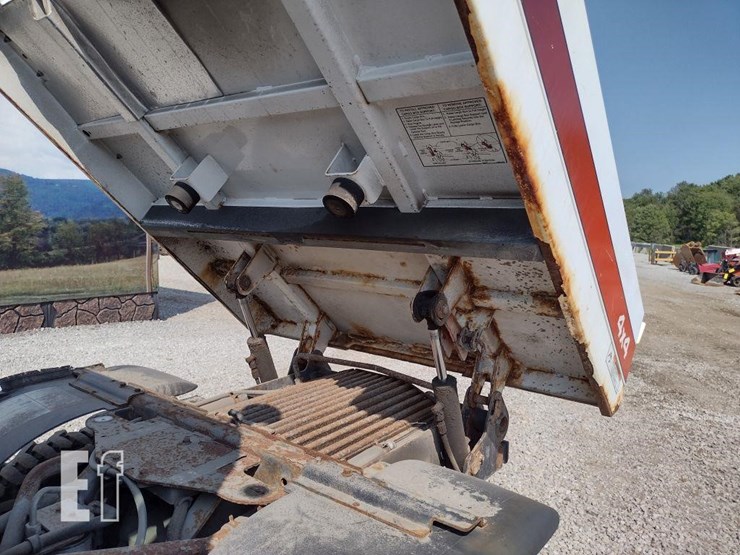 2021-bobcat-toolcat-5600-image-21