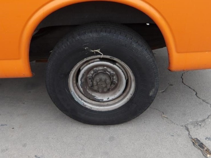 2000-gmc-savana-g3500-image-12