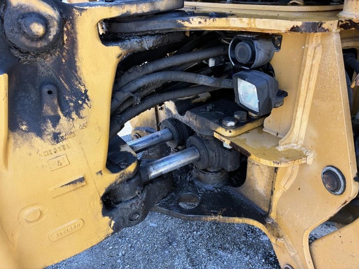 2008-caterpillar-430e-image-19