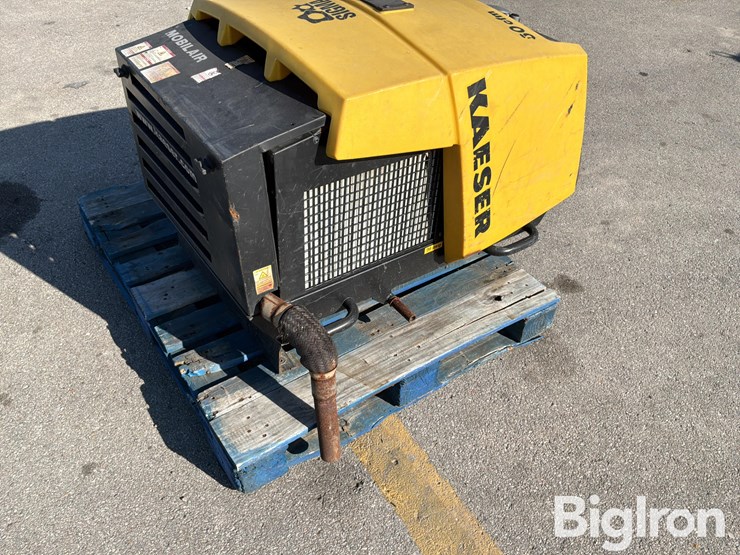 2021-massey-ferguson-730-image-7