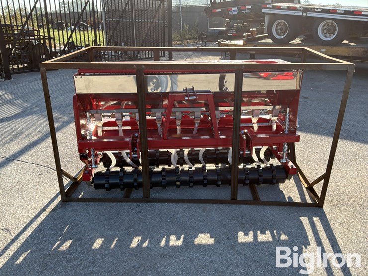 2026-massey-ferguson-730-image-2