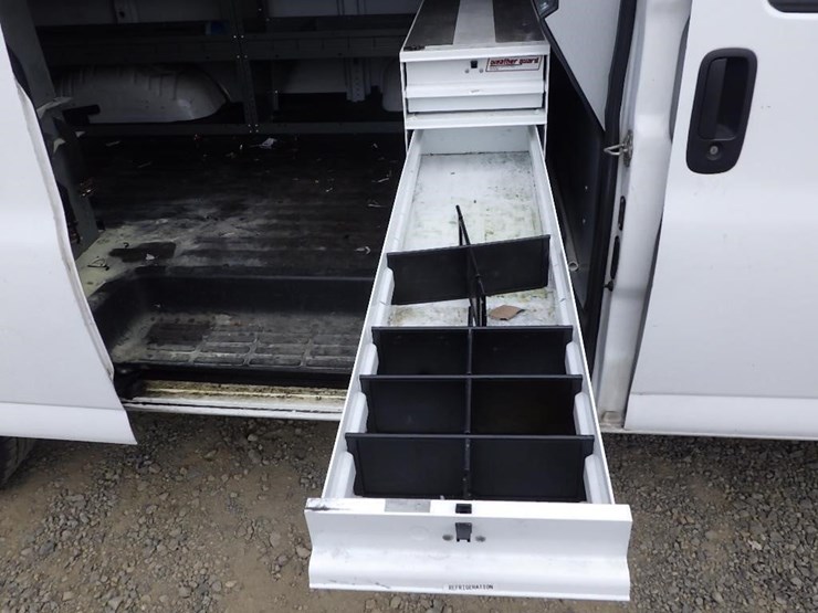 2016-utility-van-image-21