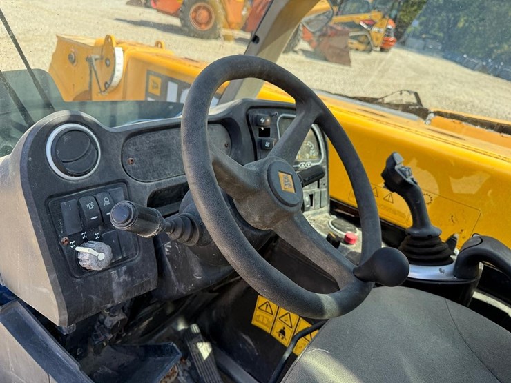 2017-jcb-505-20tc-image-16