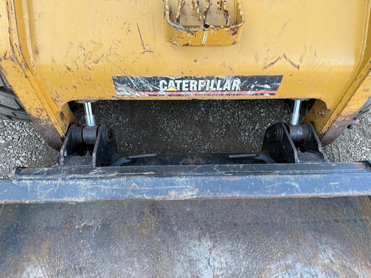 2012-caterpillar-246c-image-10