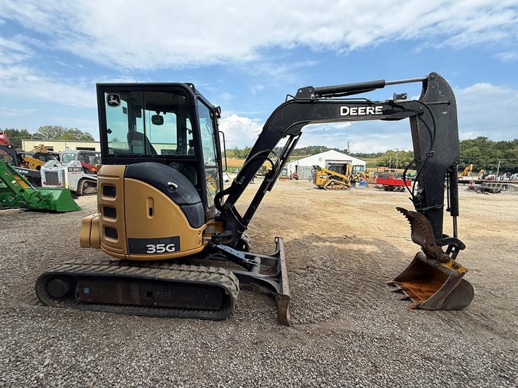 2015-deere-35g-image-5