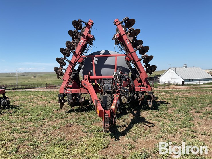 case-ih-2800-image-2