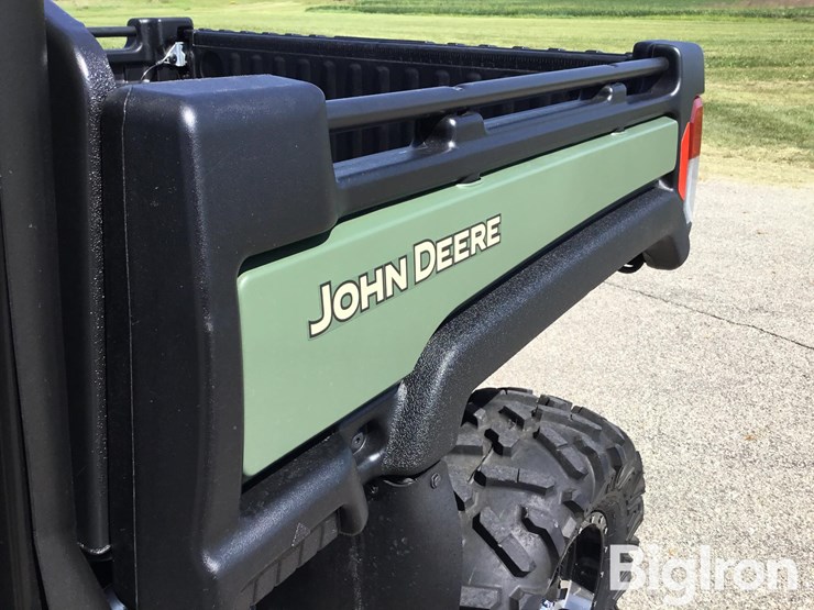 2025-john-deere-gator-image-15