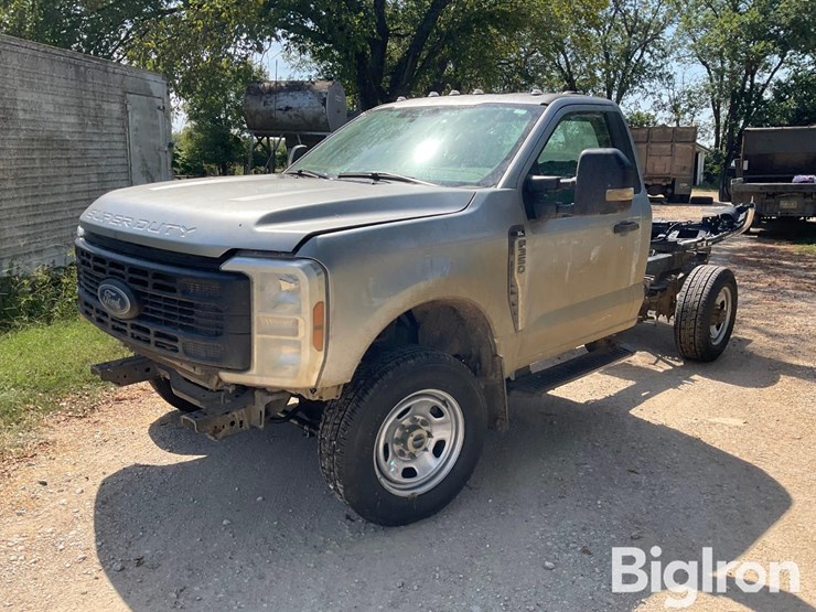 2024-ford-f350-image-1