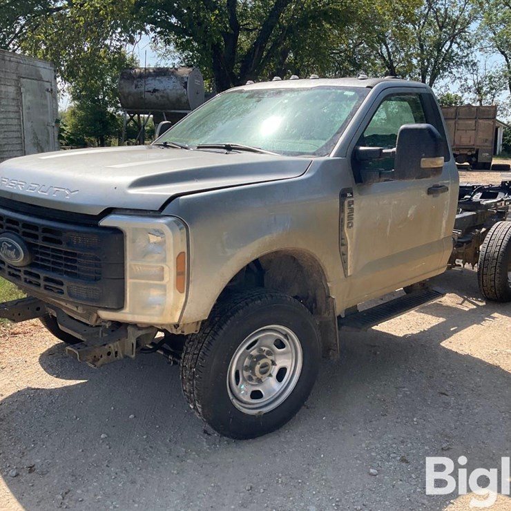 2024 FORD F350