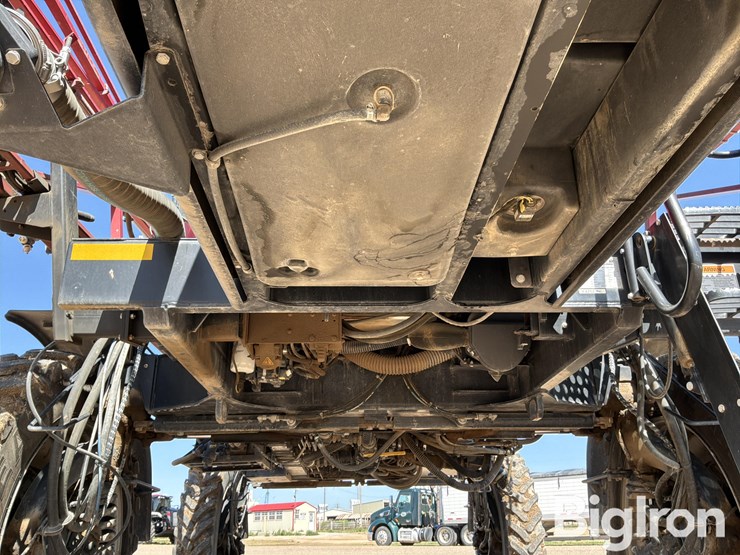 2015-case-ih-patriot-4440-image-12